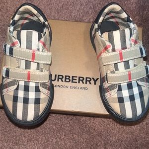 Burberry shoes